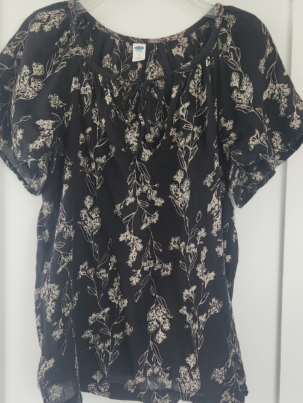 Women’s Black Floral Peasant Top - Neutral Print Size Small Petite